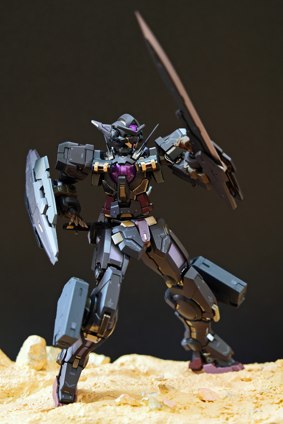 MB Gundam Astraea Type-X Finsternis 01-MB Gundam Astraea Type-X Finsternis 02-.jpg