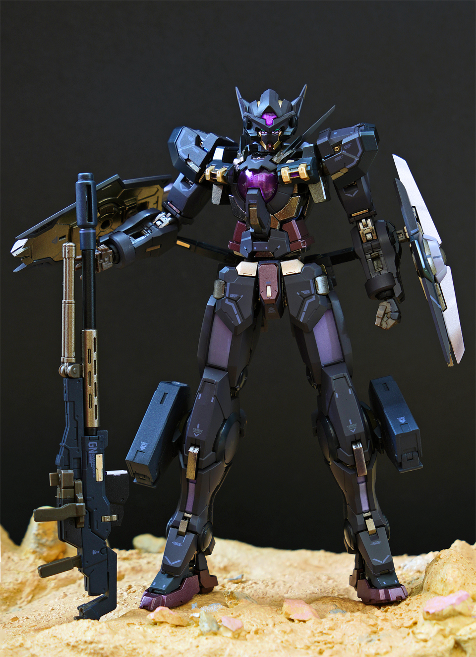 MB Gundam Astraea Type-X Finsternis 01-.jpg